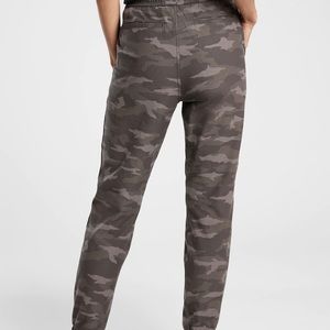 Camo Farallon Jogger